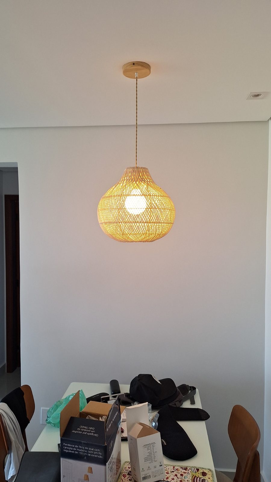 Luminária instalada pela DGL Serviços e Reparos, em Brasília