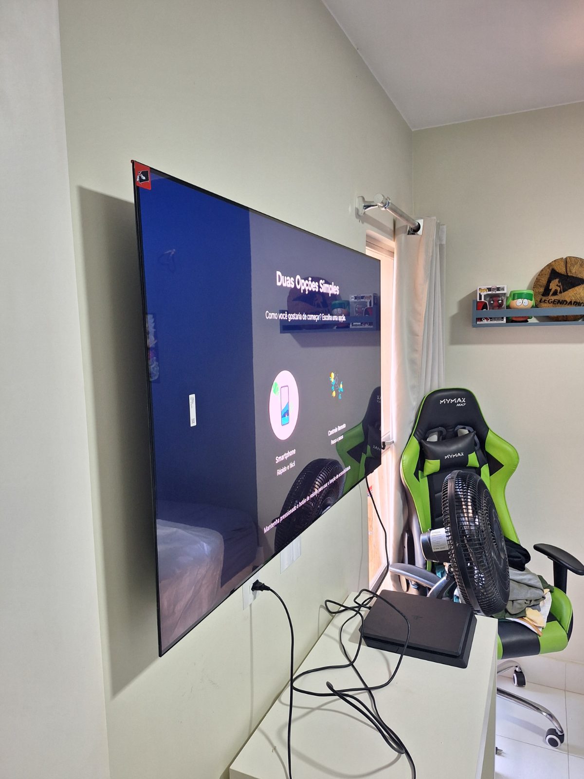 Suporte de TV fixado na parede pela DGL Serviços e Reparos, em Brasília