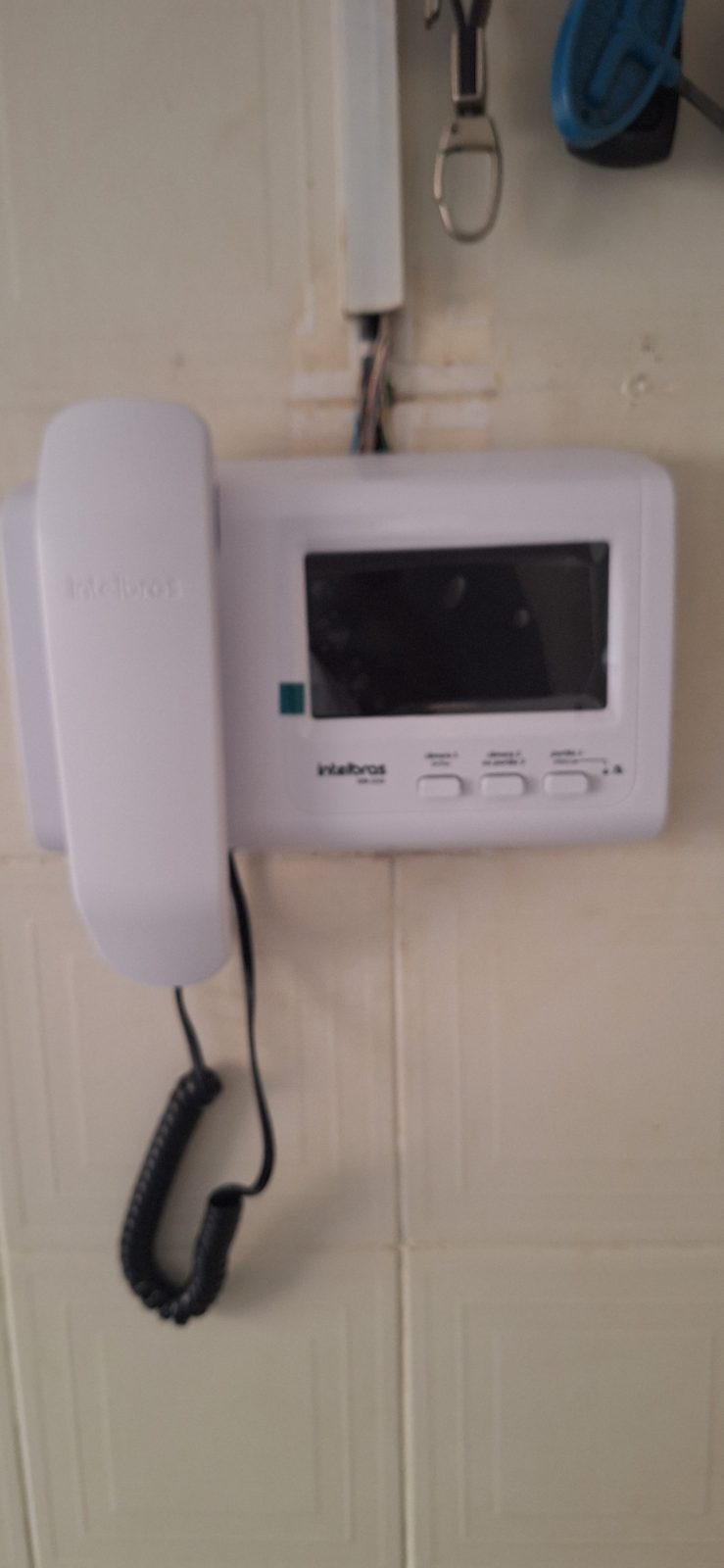 Câmera de segurança e videoporteiro instalados pela DGL Serviços e Reparos, em Brasília