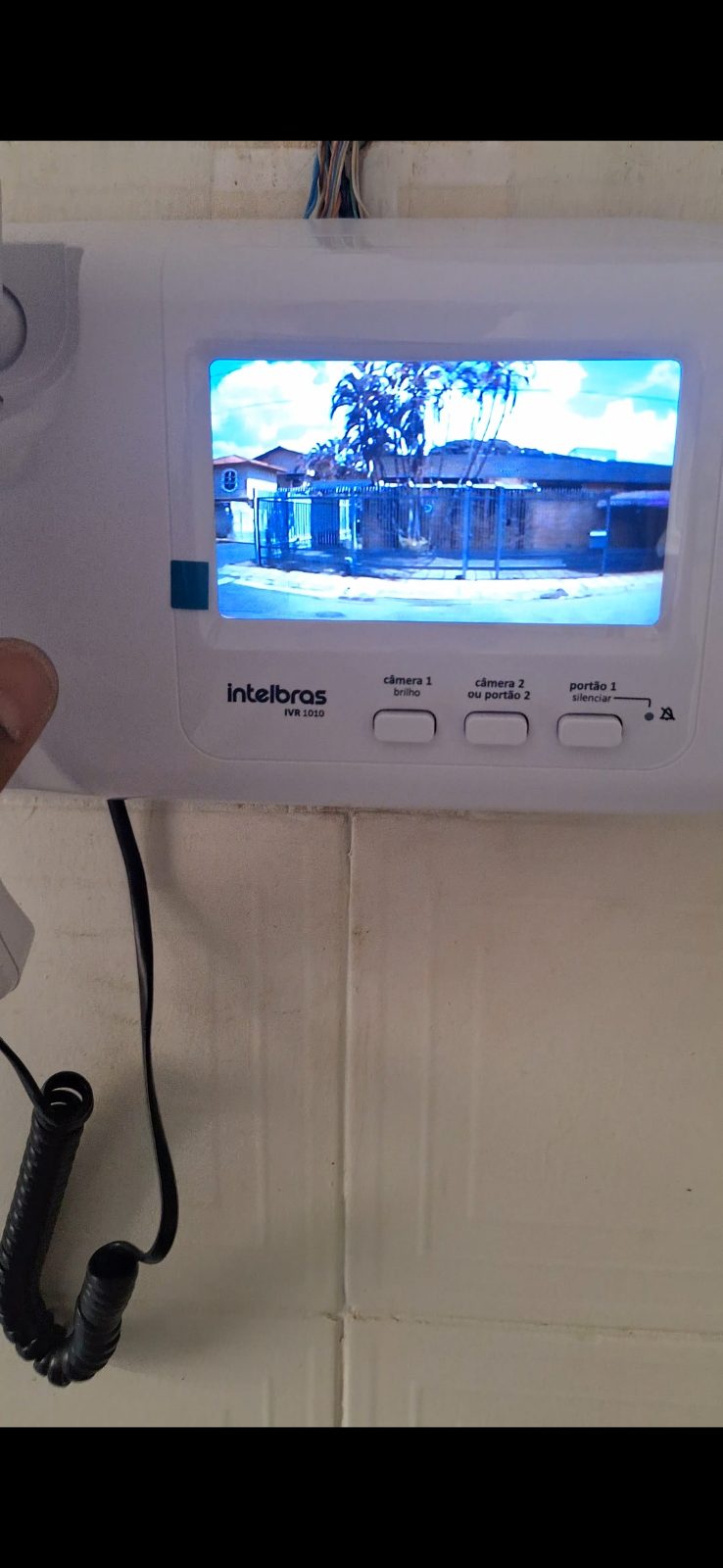 Câmera de segurança e videoporteiro instalados pela DGL Serviços e Reparos, em Brasília